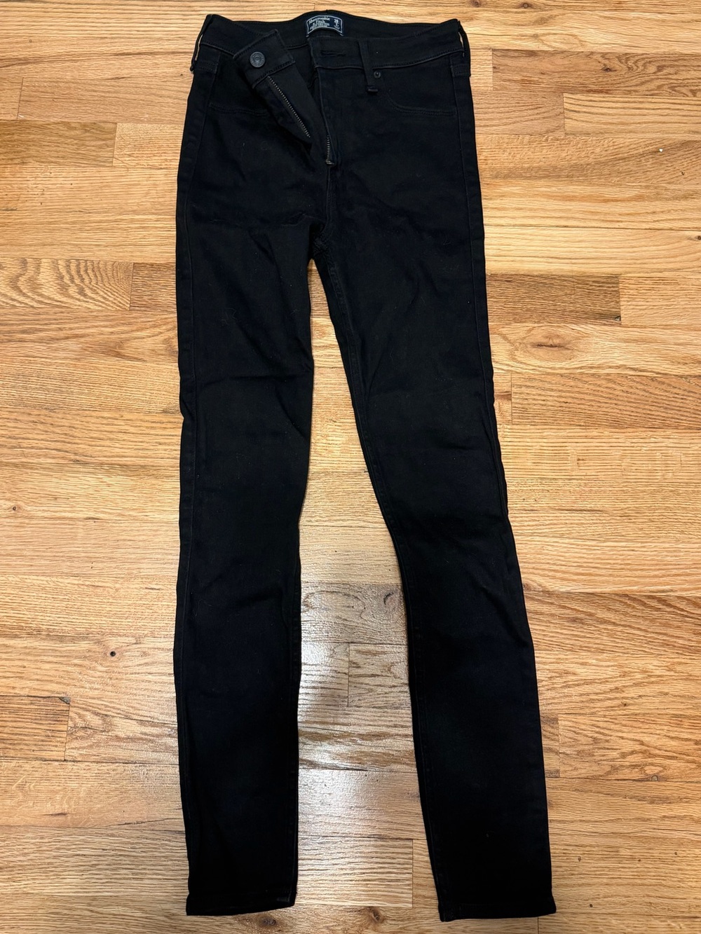 Abercrombie Black Women's High-Rise Skinny Jeans